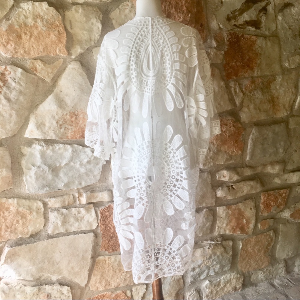 5⭐️Fave! ☀️Soleil White Lace Kimono☀️ - Picture 6 of 6